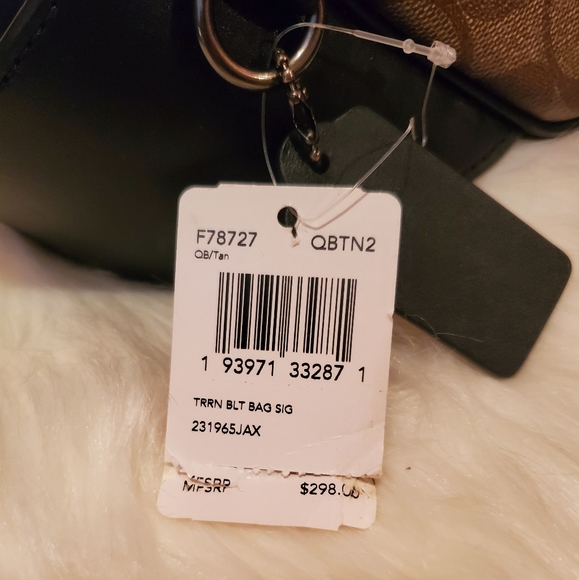 Coach Terrain Belt Bag in Signature - Picture 8 of 9